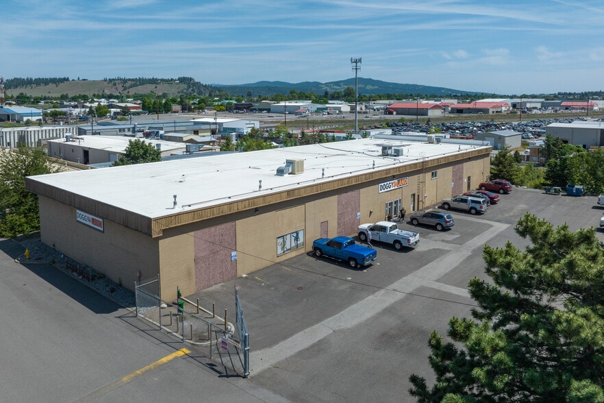 10021 E Knox Ave, Spokane, WA à vendre - Photo du bâtiment - Image 2 de 8