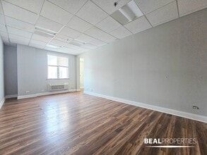 300-310 Happ Rd, Northfield, IL à louer Photo intérieure- Image 2 de 6