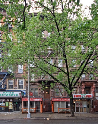 Plus de détails pour 34 Saint Marks Pl, New York, NY - Commerce de détail à louer
