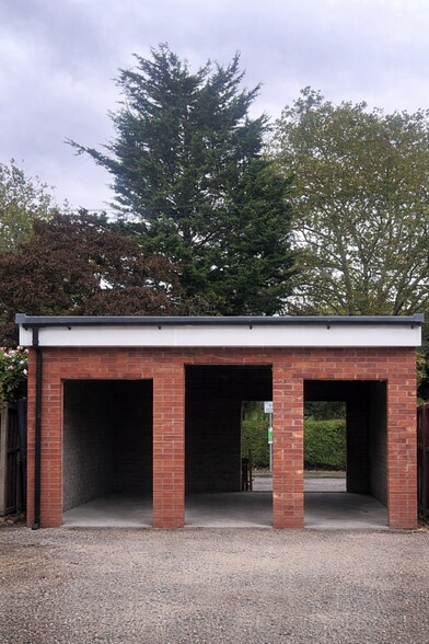 99 Byron Rd, Harrow à louer - Photo du bâtiment - Image 2 de 3