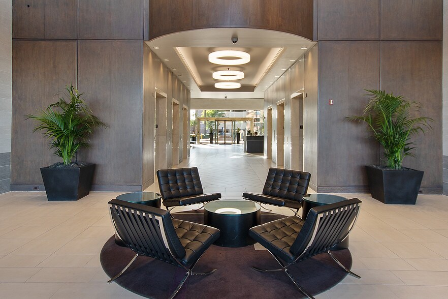 1201 S Alma School Rd, Mesa, AZ à louer - Photo du bâtiment - Image 1 de 4