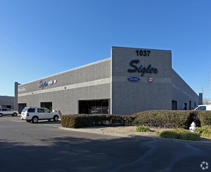 917-945 N Market Blvd, Sacramento, CA à louer - Photo du bâtiment - Image 2 de 18