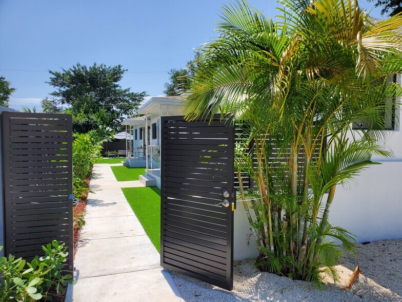 740 SW 9th St, Miami, FL à vendre - Photo du bâtiment - Image 3 de 31