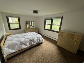 83 Pershing Ave, South Kingstown, RI for lease Interior Photo- Image 2 of 8