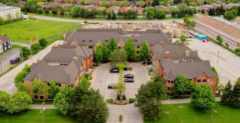 2914 S Sheridan Way, Oakville, ON à vendre Photo du bâtiment- Image 1 de 11