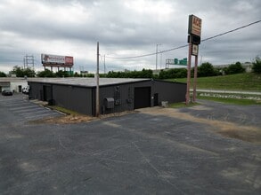 6547 E Skelly Dr, Tulsa, OK for lease Interior Photo- Image 2 of 22
