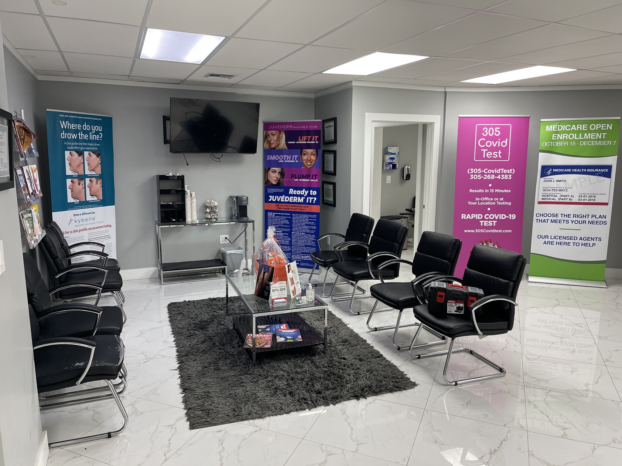 1400 NE Miami Gardens Dr, Miami, FL à louer Photo intérieure- Image 1 de 33