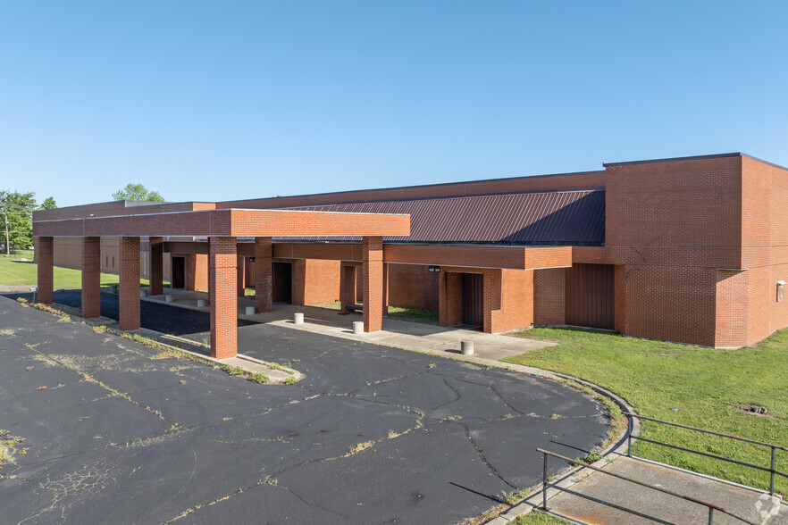 105 Flessner Ave, Rantoul, IL for lease - Building Photo - Image 1 of 9