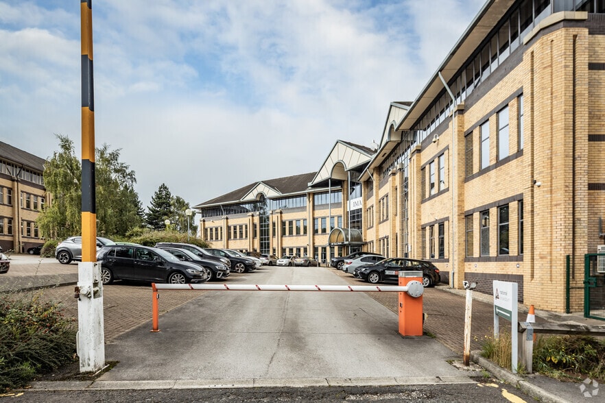 5 New Augustus St, Bradford for lease - Building Photo - Image 1 of 2