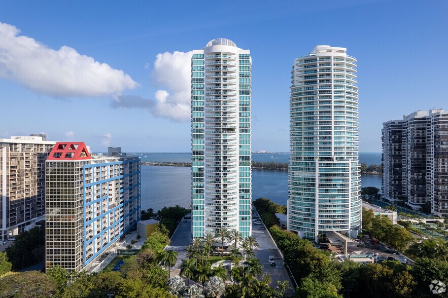 2101 Brickell Ave, Miami, FL à vendre - Photo du bâtiment - Image 2 de 16