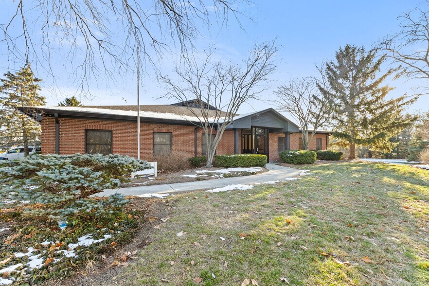 1542 E Greyhound Pass, Carmel, IN à louer - Photo du bâtiment - Image 3 de 19