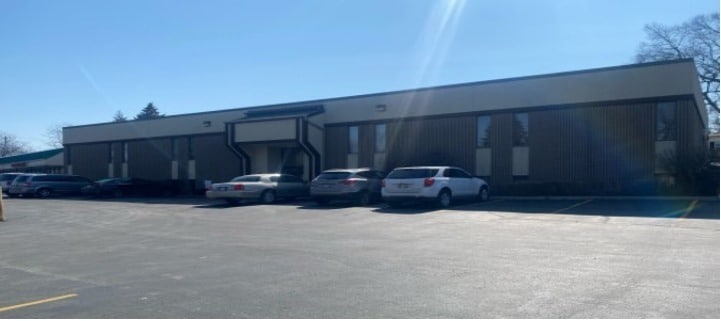 1425 Summit Ave, Waukesha, WI for lease Primary Photo- Image 1 of 5