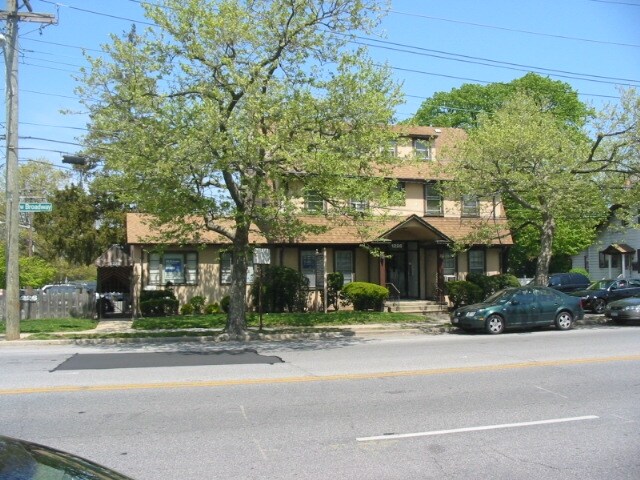 1226 W Broadway, Hewlett, NY à louer - Photo du bâtiment - Image 2 de 13