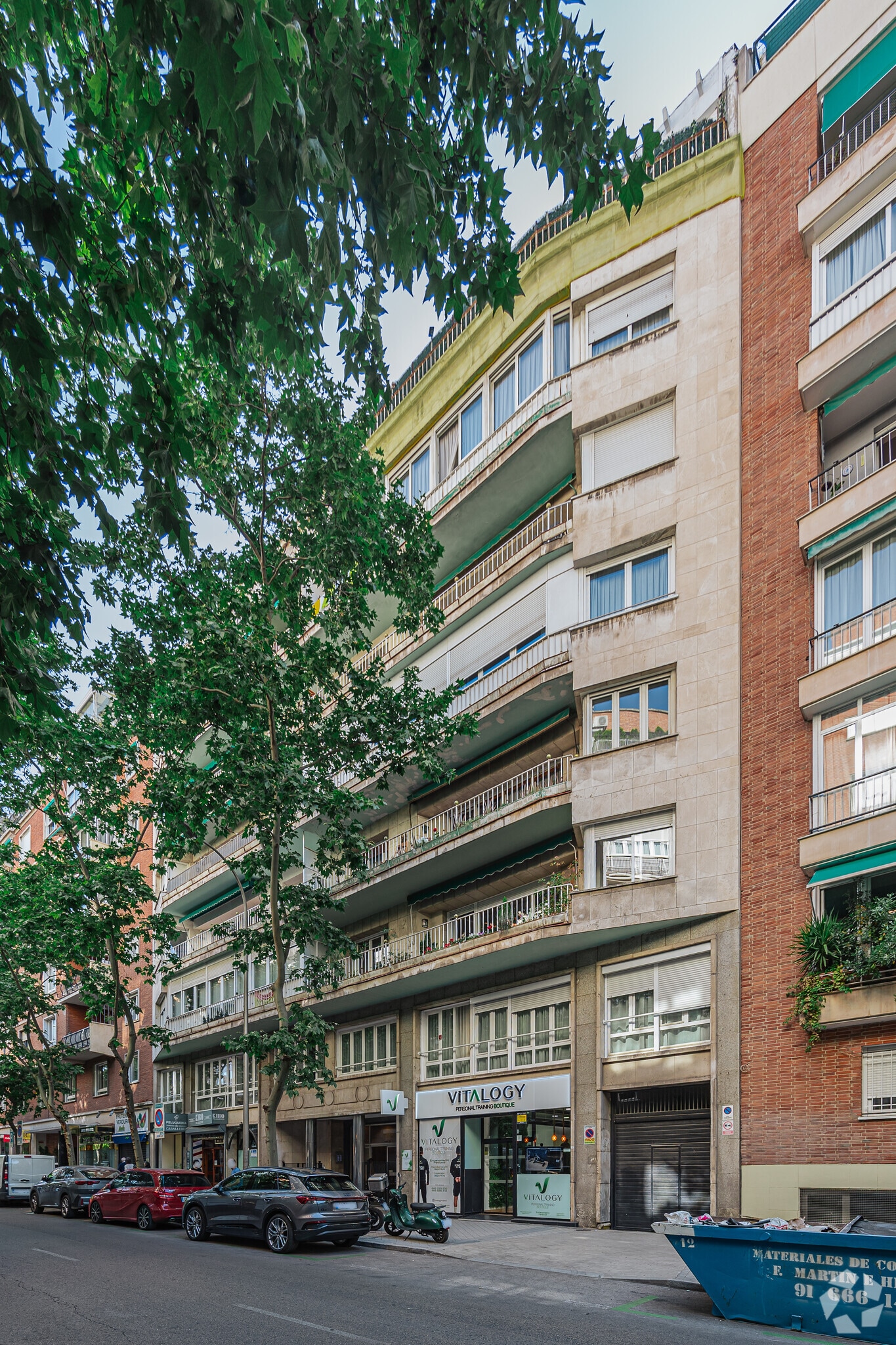 Calle de Edgar Neville, Madrid, Madrid for sale Primary Photo- Image 1 of 6