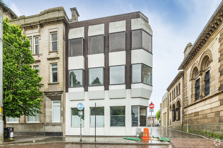 8-14 Darwen St, Blackburn à louer - Photo du bâtiment - Image 2 de 3