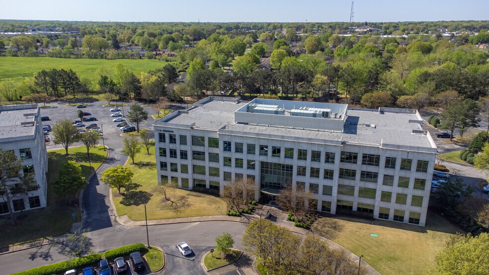 6745 Lenox Center Ct, Memphis, TN for lease - Building Photo - Image 2 of 21