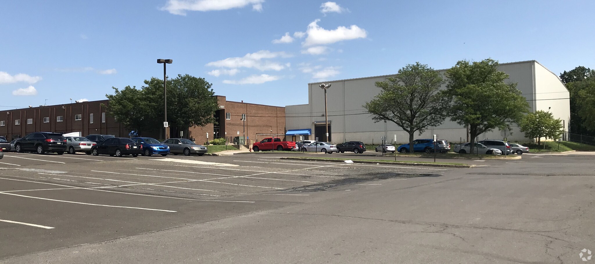 2951 Grant Ave, Philadelphia, PA à louer Photo principale- Image 1 de 5