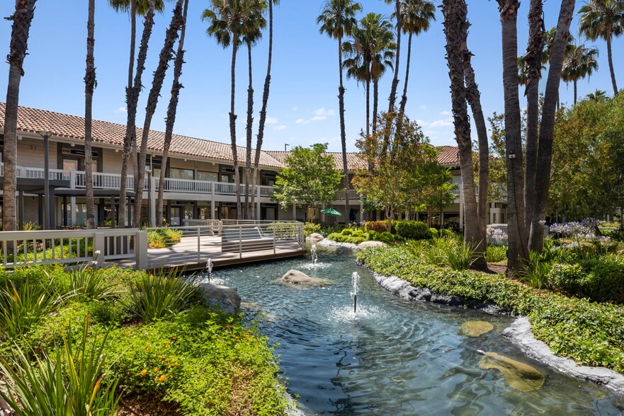850 Hampshire Rd, Westlake Village, CA for lease - Building Photo - Image 3 of 7