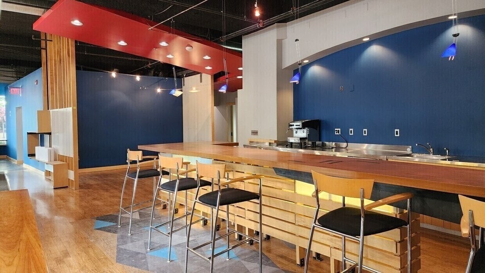 304 W 4th St, Royal Oak, MI for lease - Interior Photo - Image 2 of 2