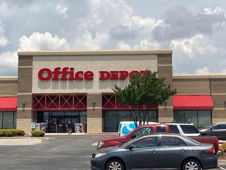 5850 University Dr NW, Huntsville, AL for lease - Building Photo - Image 3 of 8