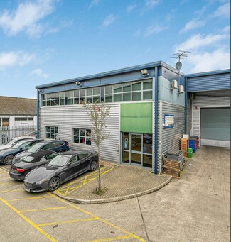 Plus de détails pour 555 Stonefield Way, Ruislip - Industriel/Logistique à louer