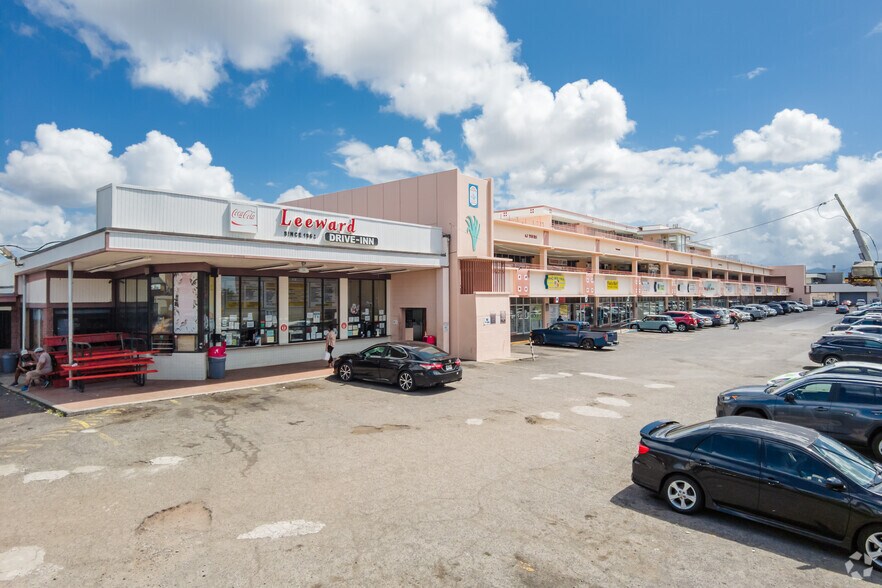 94-366 Pupupani St, Waipahu, HI à louer - Photo du bâtiment - Image 2 de 6