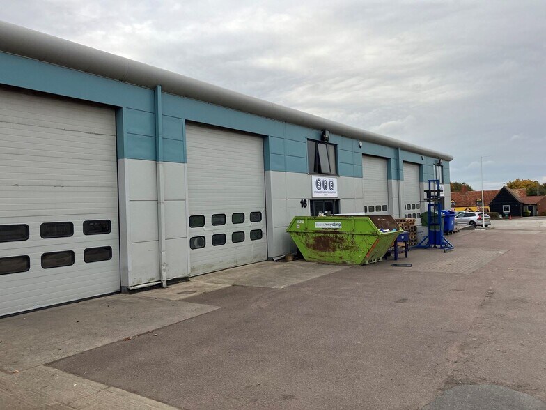 Lawn Farm Business Centre, Grendon Underwood à louer - Photo du bâtiment - Image 2 de 2