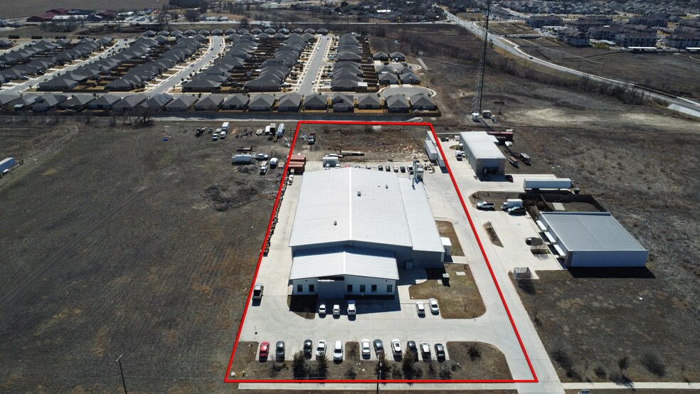 3800 Limmer Loop, Hutto, TX à vendre - Photo du bâtiment - Image 3 de 4
