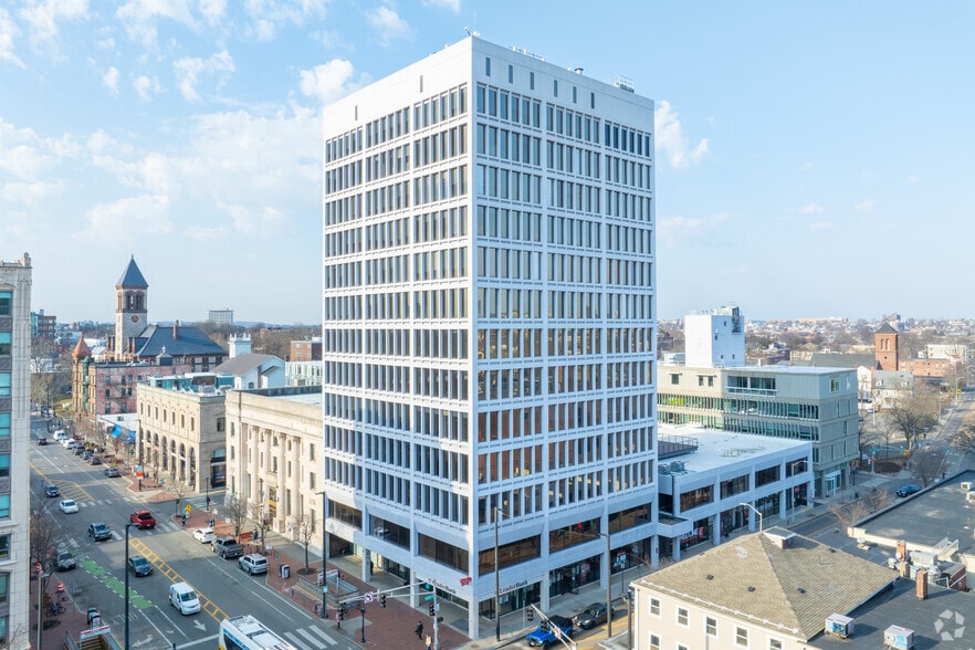 675 Massachusetts Ave, Cambridge, MA for lease - Primary Photo - Image 1 of 5