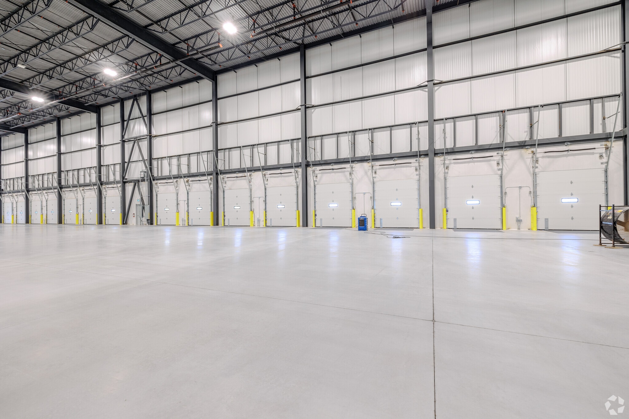 190 Glover Rd, Hamilton, ON for sale Interior Photo- Image 1 of 6