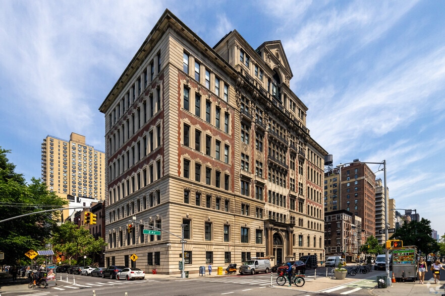 303-305 2nd Ave, New York, NY for sale - Primary Photo - Image 1 of 5