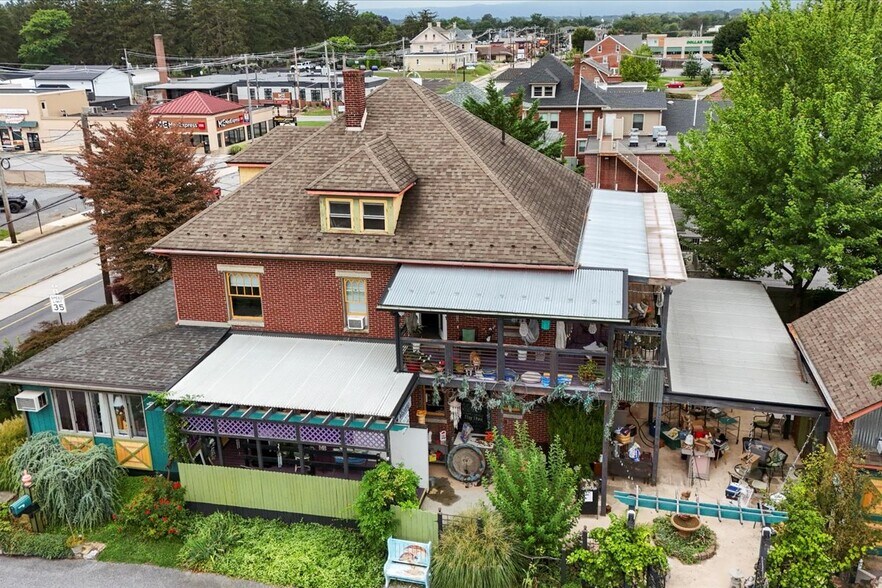 1055 Lincoln Way E, Chambersburg, PA à vendre - Photo du bâtiment - Image 2 de 6