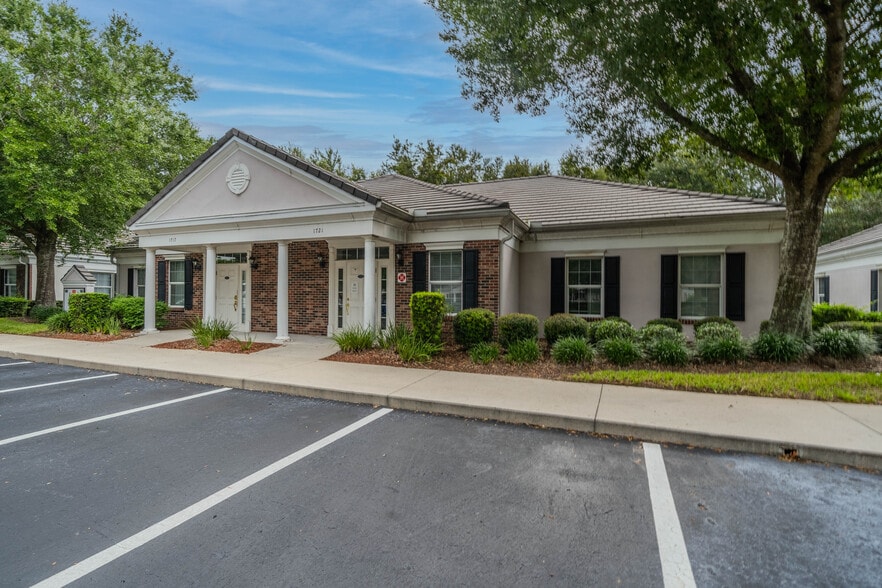 1717-1721 S Kings Ave, Brandon, FL for lease - Building Photo - Image 2 of 37
