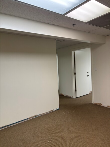 620-A N McKnight Rd, University City, MO for lease - Interior Photo - Image 3 of 6