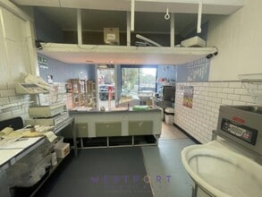 11-19 Cupar Rd, Newport On Tay for lease Interior Photo- Image 2 of 5