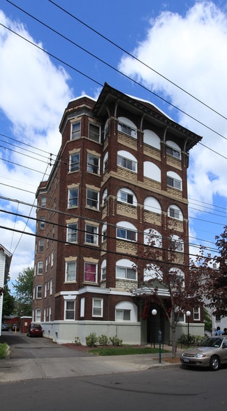 Plus de détails pour 99 Oak St, Binghamton, NY - Multi-résidentiel à vendre