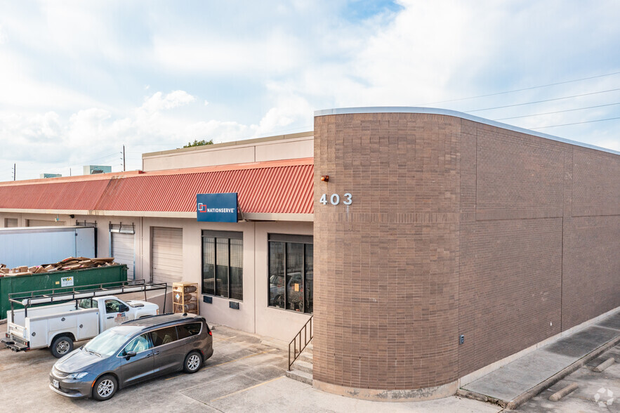 403 Century Plaza Dr, Houston, TX for lease - Primary Photo - Image 1 of 5