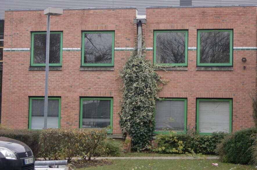 Office in Lognes for lease - Building Photo - Image 1 of 8
