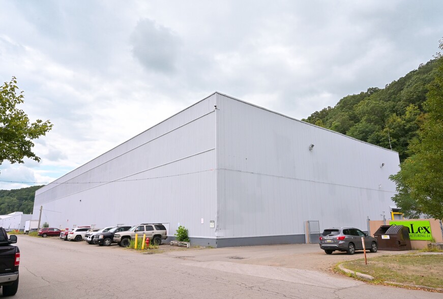 325 Buffalo St, Franklin, PA for lease - Building Photo - Image 3 of 16