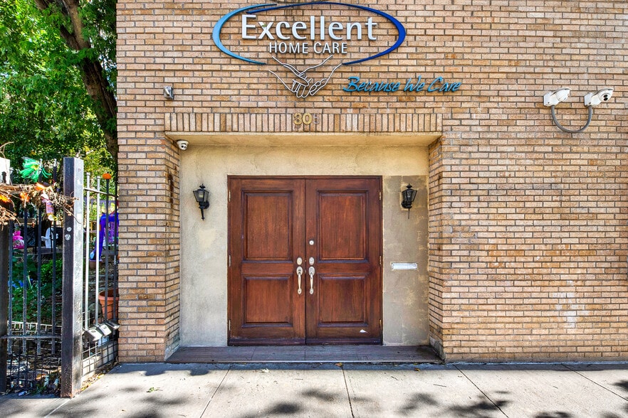 99 S 3rd St, Brooklyn, NY for lease - Building Photo - Image 2 of 17