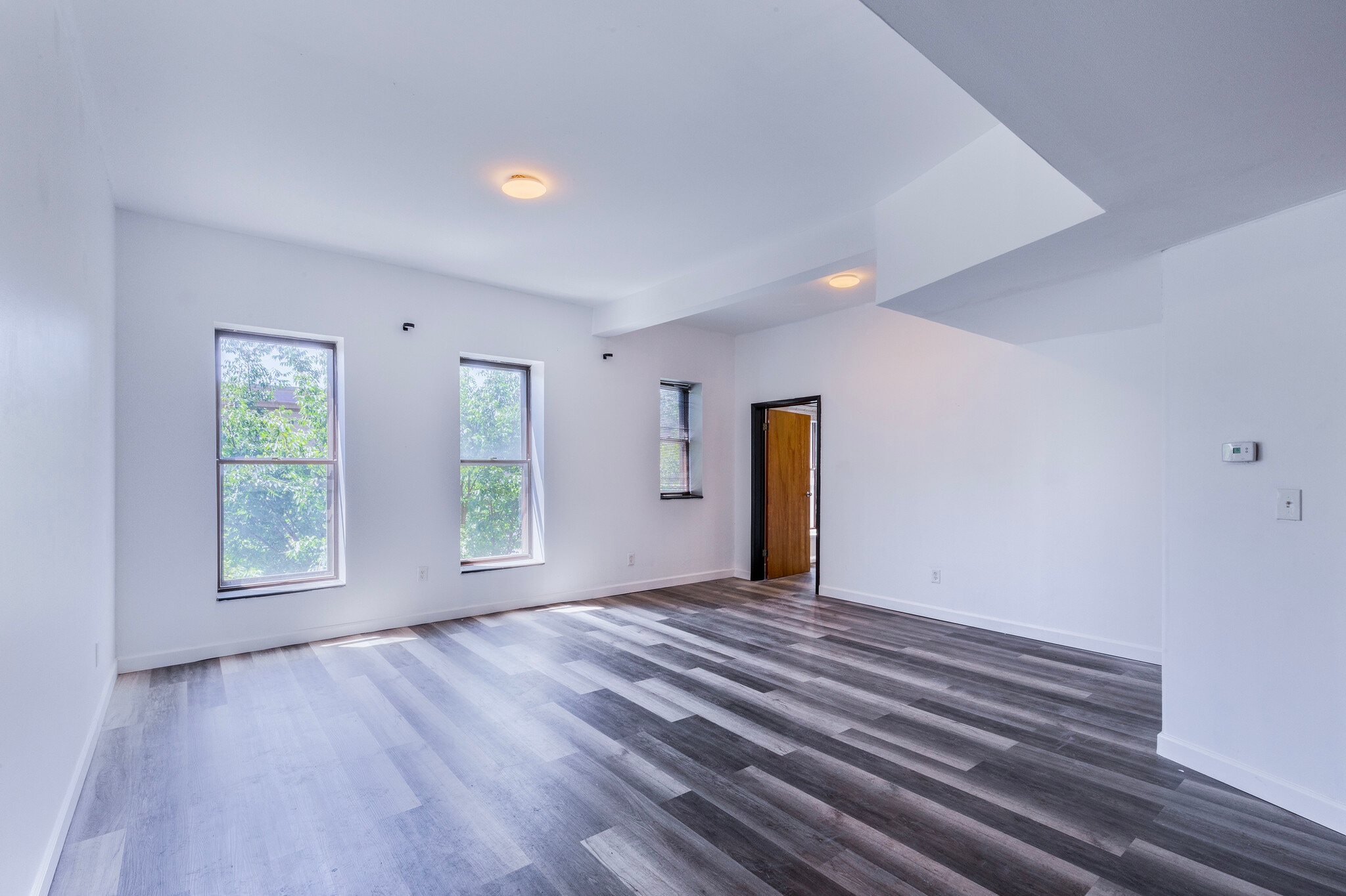 408 N Euclid Ave, Saint Louis, MO for lease Interior Photo- Image 1 of 9