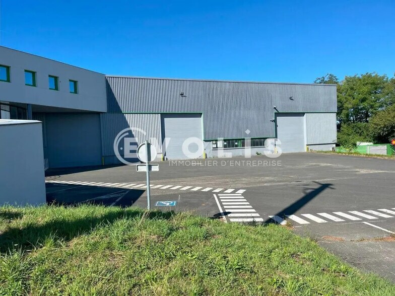 Industriel dans Jassans-Riottier à louer - Photo du bâtiment - Image 3 de 13
