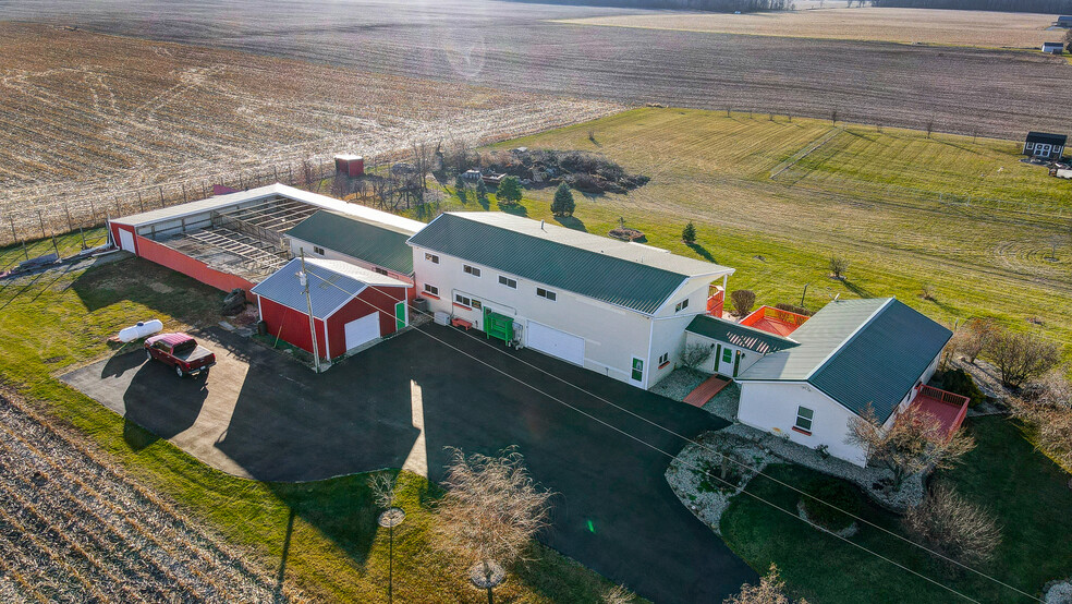 16082 Middle Pike, Wapakoneta, OH for sale - Primary Photo - Image 1 of 1