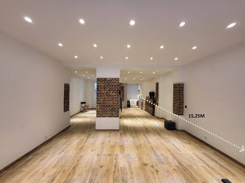 Immeuble residentiel dans Paris à vendre - Photo intérieure - Image 2 de 13