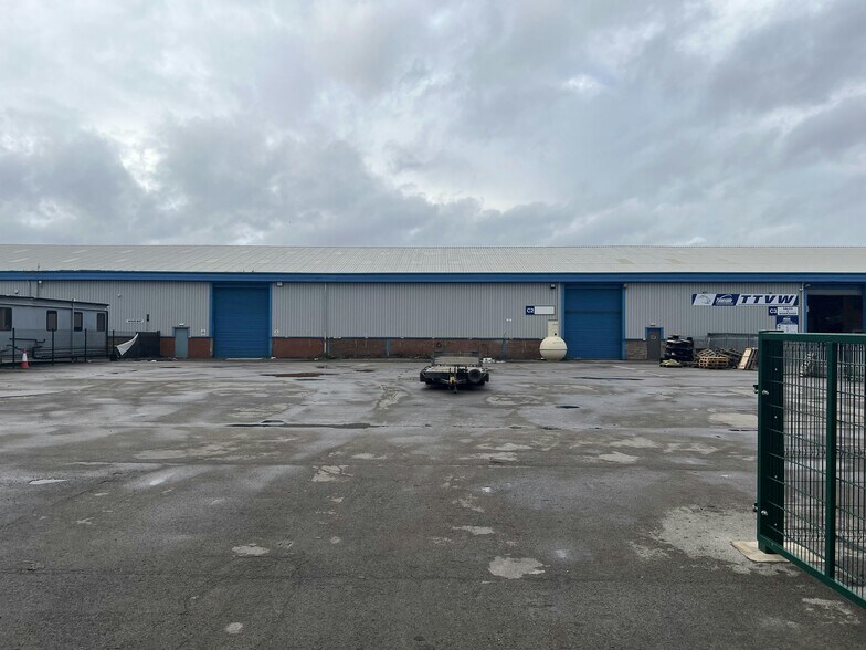 Stephenson St, Wallsend à louer - Photo du bâtiment - Image 2 de 7