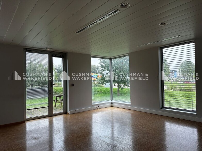 Office in Schiltigheim for lease - Interior Photo - Image 2 of 11