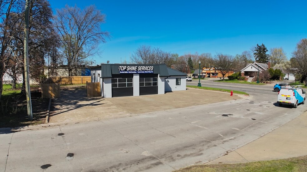 4438 S Wayne Rd, Wayne, MI for lease - Building Photo - Image 2 of 8