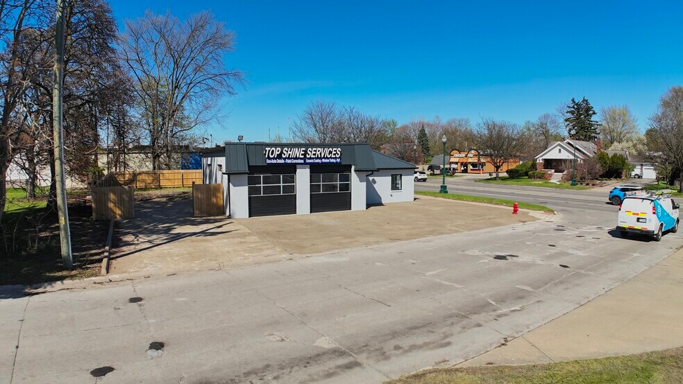 4438 S Wayne Rd, Wayne, MI à louer - Photo du bâtiment - Image 2 de 8