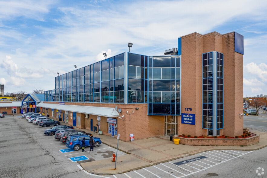 1370 Dundas St E, Mississauga, ON for sale - Building Photo - Image 2 of 6