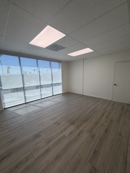 7626-7634 Vineland Ave, Sun Valley, CA for lease - Building Photo - Image 3 of 5